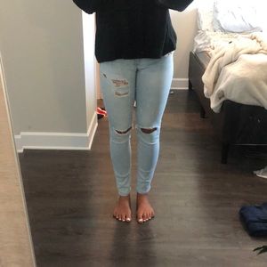 Light wash american eagle jeans